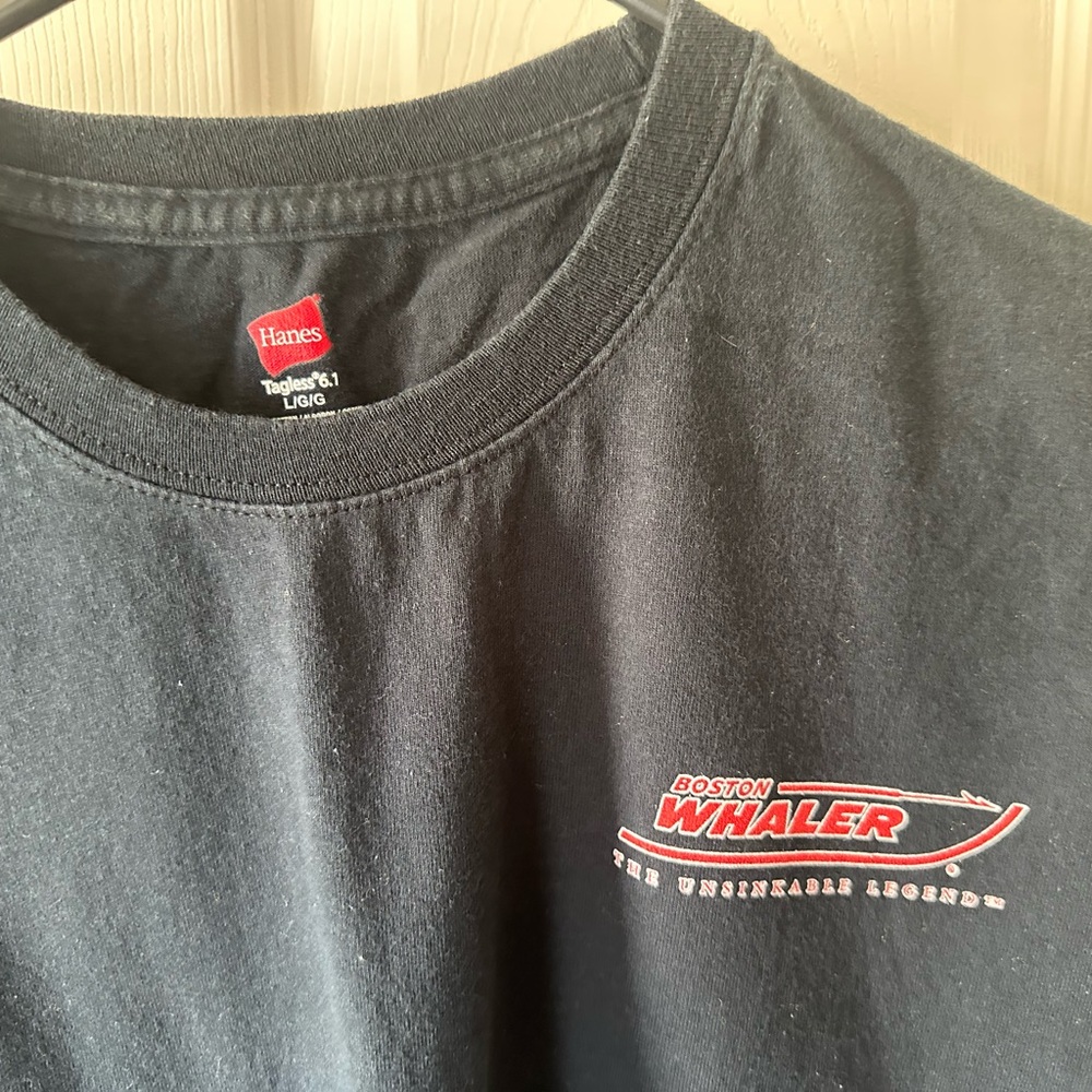 Hanes Dark Navy Boston Whaler T-Shirt like new